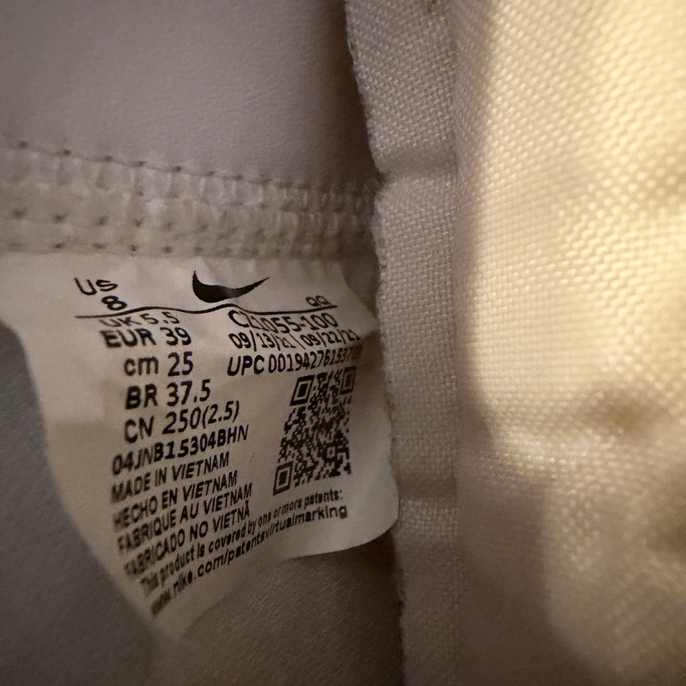 Nike Women's High-Top Sneakers in White and Black - Picture 6 of 6